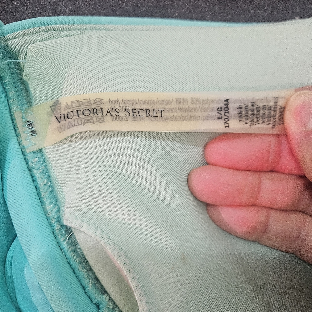 Victoria Secret Swimsuit - Picture 5 of 7
